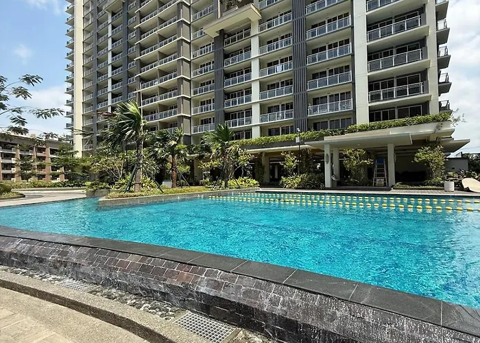Resort-inspired Staycation Near Bgc And Naia *