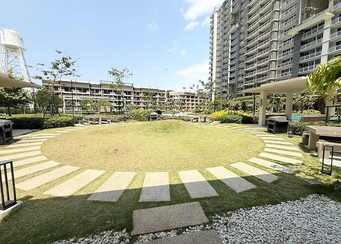 Resort-inspired Staycation Near Bgc And Naia * Manila